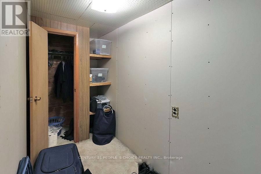 












FURNISHED - 122 RIFLE RANGE ROAD

,
Hamilton (Ainslie Wood),




Ontario
L8S3B6

