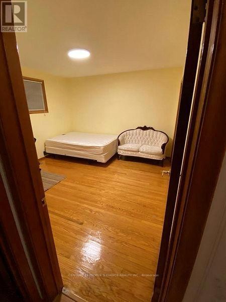 












FURNISHED - 122 RIFLE RANGE ROAD

,
Hamilton (Ainslie Wood),




Ontario
L8S3B6

