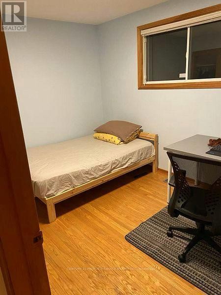 












FURNISHED - 122 RIFLE RANGE ROAD

,
Hamilton (Ainslie Wood),




Ontario
L8S3B6

