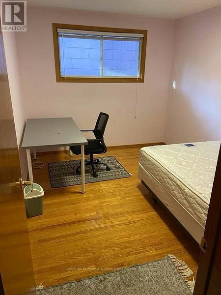 












FURNISHED - 122 RIFLE RANGE ROAD

,
Hamilton (Ainslie Wood),




Ontario
L8S3B6


