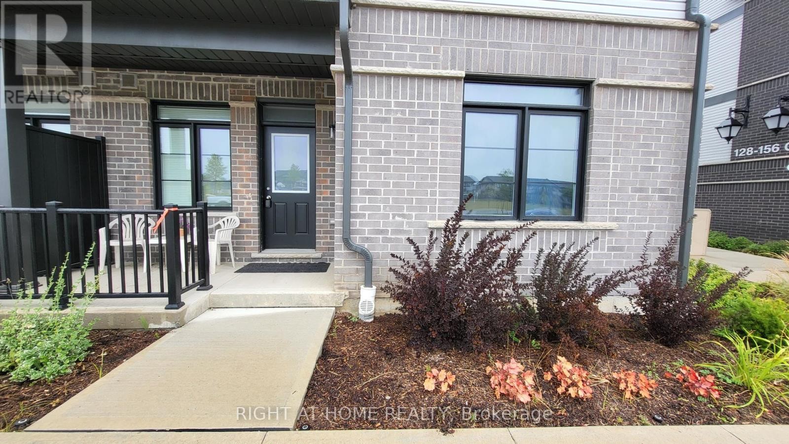












34 - 126 OAT LANE

,
Kitchener,




Ontario
N2R0S8

