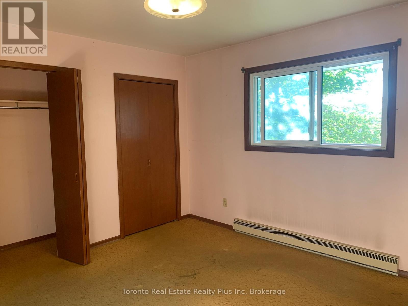 












70 LASALLE CT CRESCENT

,
Sault Ste Marie,




Ontario
P6B4R6


