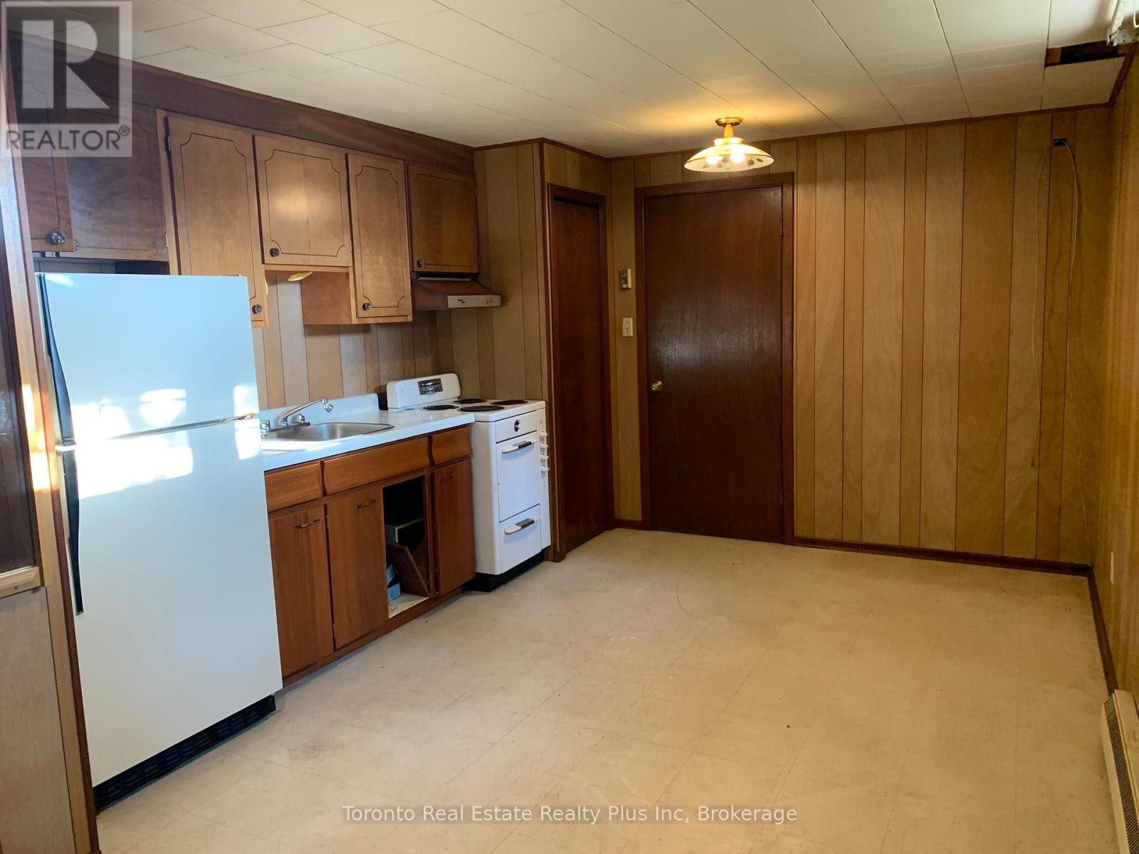 












70 LASALLE CT CRESCENT

,
Sault Ste Marie,




Ontario
P6B4R6

