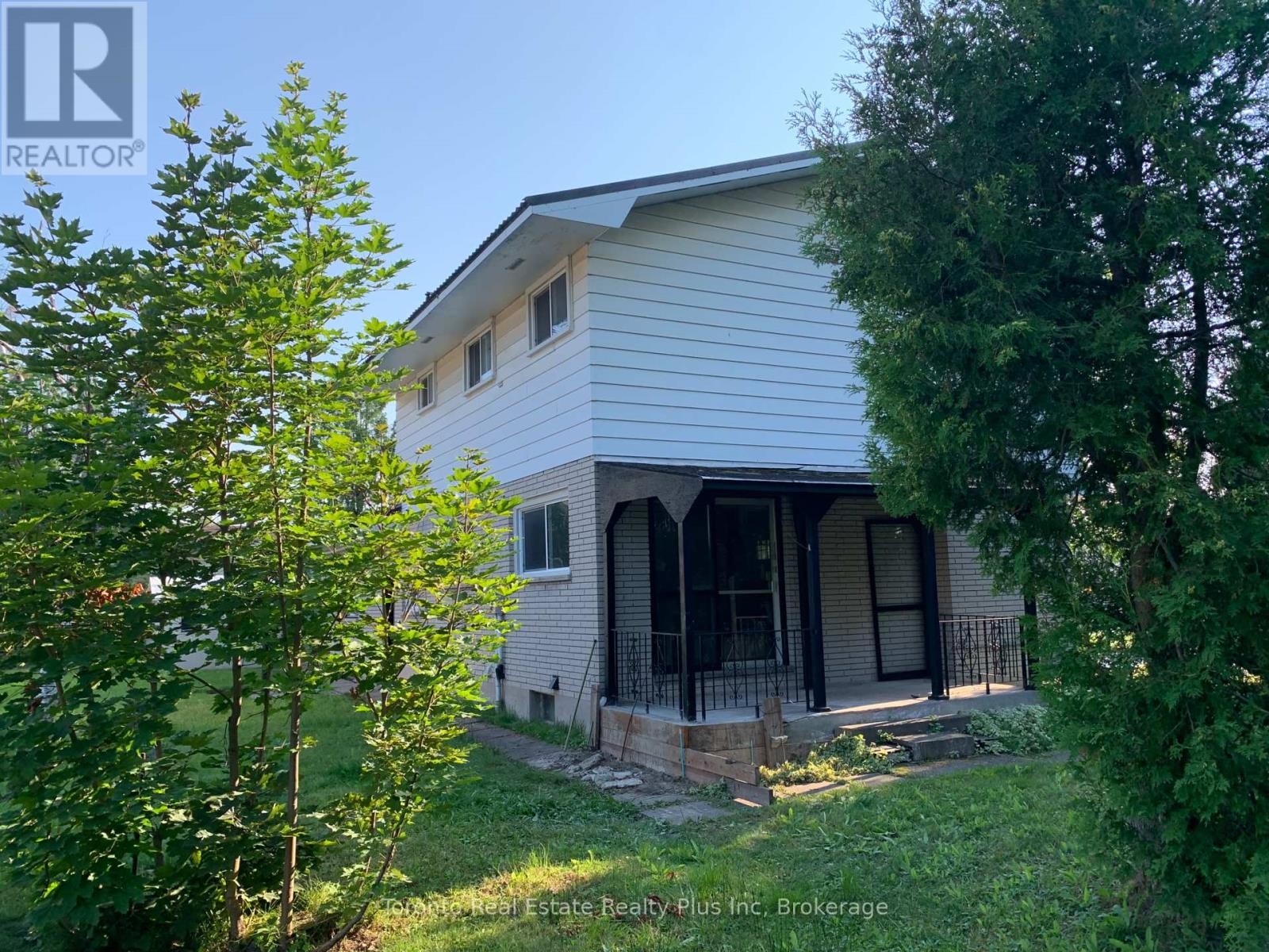 












70 LASALLE CT CRESCENT

,
Sault Ste Marie,




Ontario
P6B4R6

