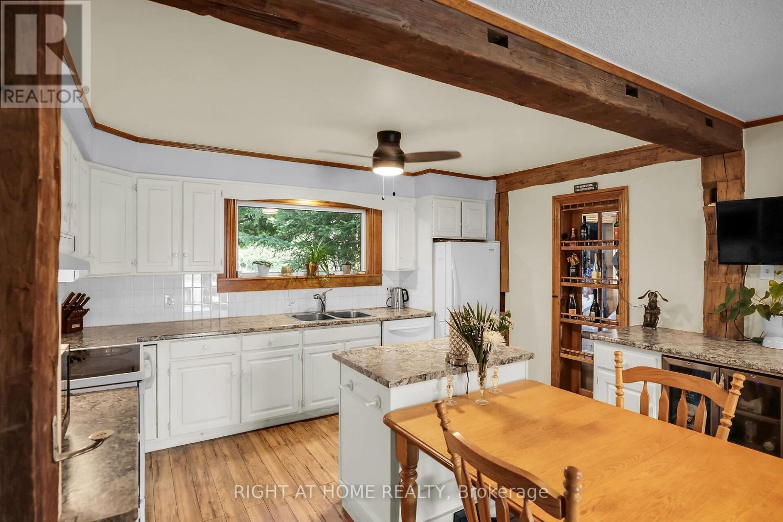 












1027 NIAGARA STONE ROAD

,
Niagara-on-the-Lake (Lakeshore),




Ontario
L0S1J0


