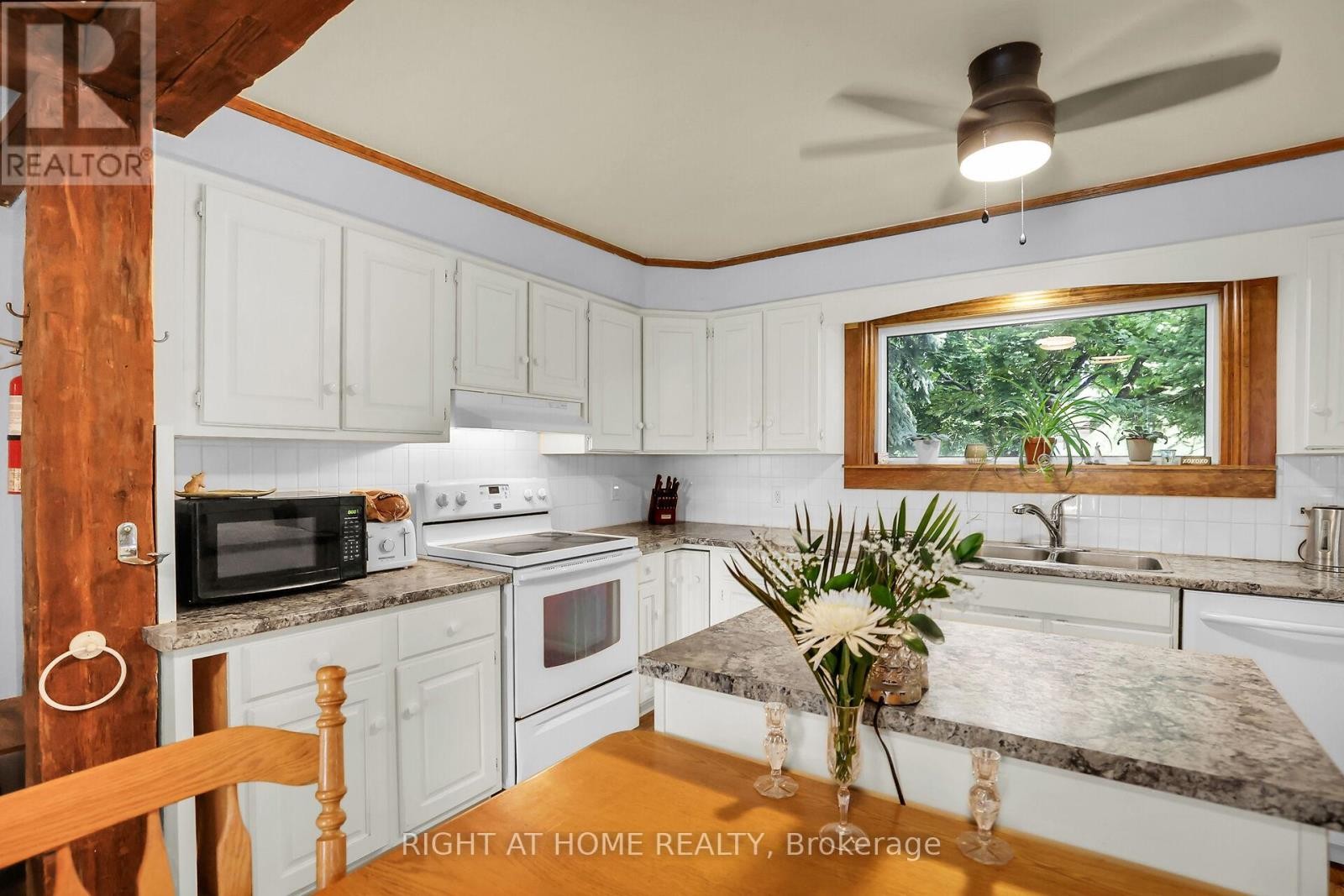 












1027 NIAGARA STONE ROAD

,
Niagara-on-the-Lake (Lakeshore),




Ontario
L0S1J0

