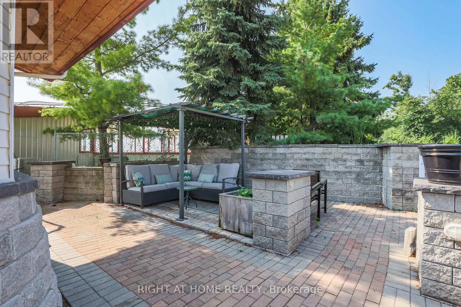 












1027 NIAGARA STONE ROAD

,
Niagara-on-the-Lake (Lakeshore),




Ontario
L0S1J0

