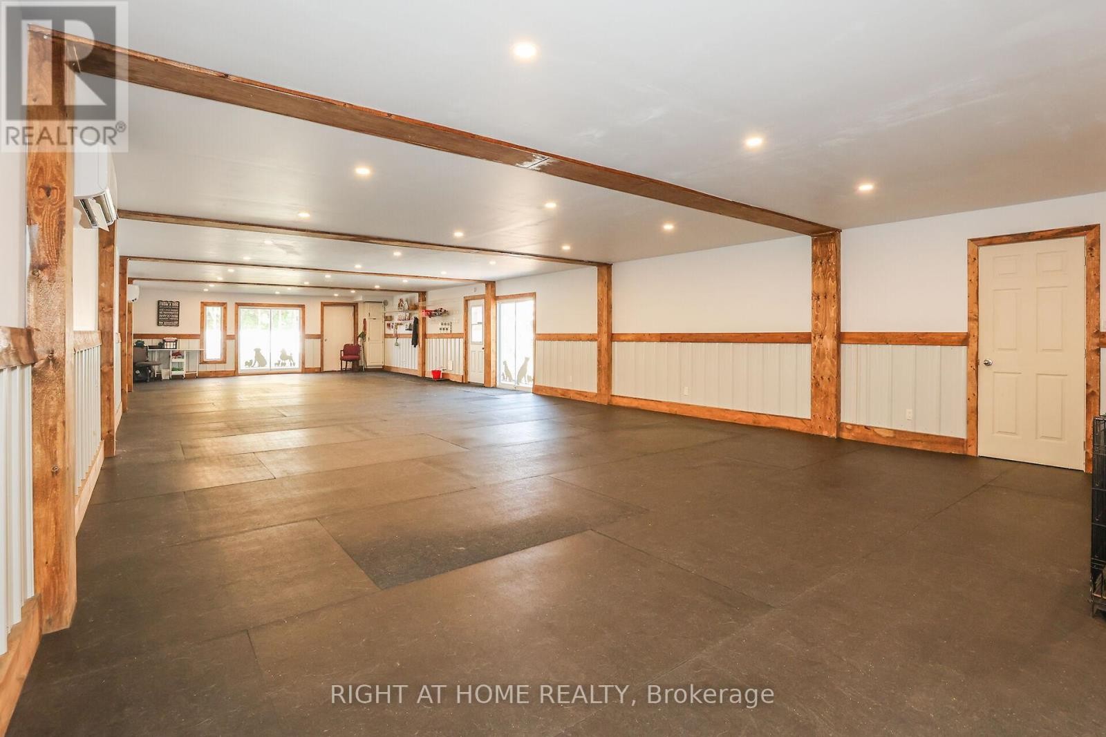 












1027 NIAGARA STONE ROAD

,
Niagara-on-the-Lake (Lakeshore),




Ontario
L0S1J0


