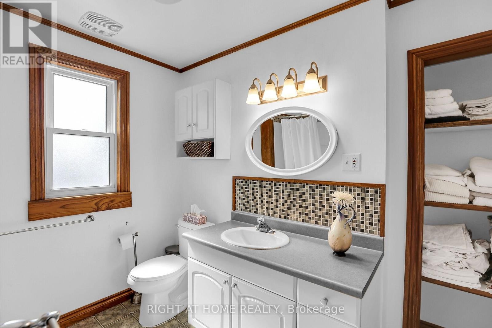 












1027 NIAGARA STONE ROAD

,
Niagara-on-the-Lake (Lakeshore),




Ontario
L0S1J0

