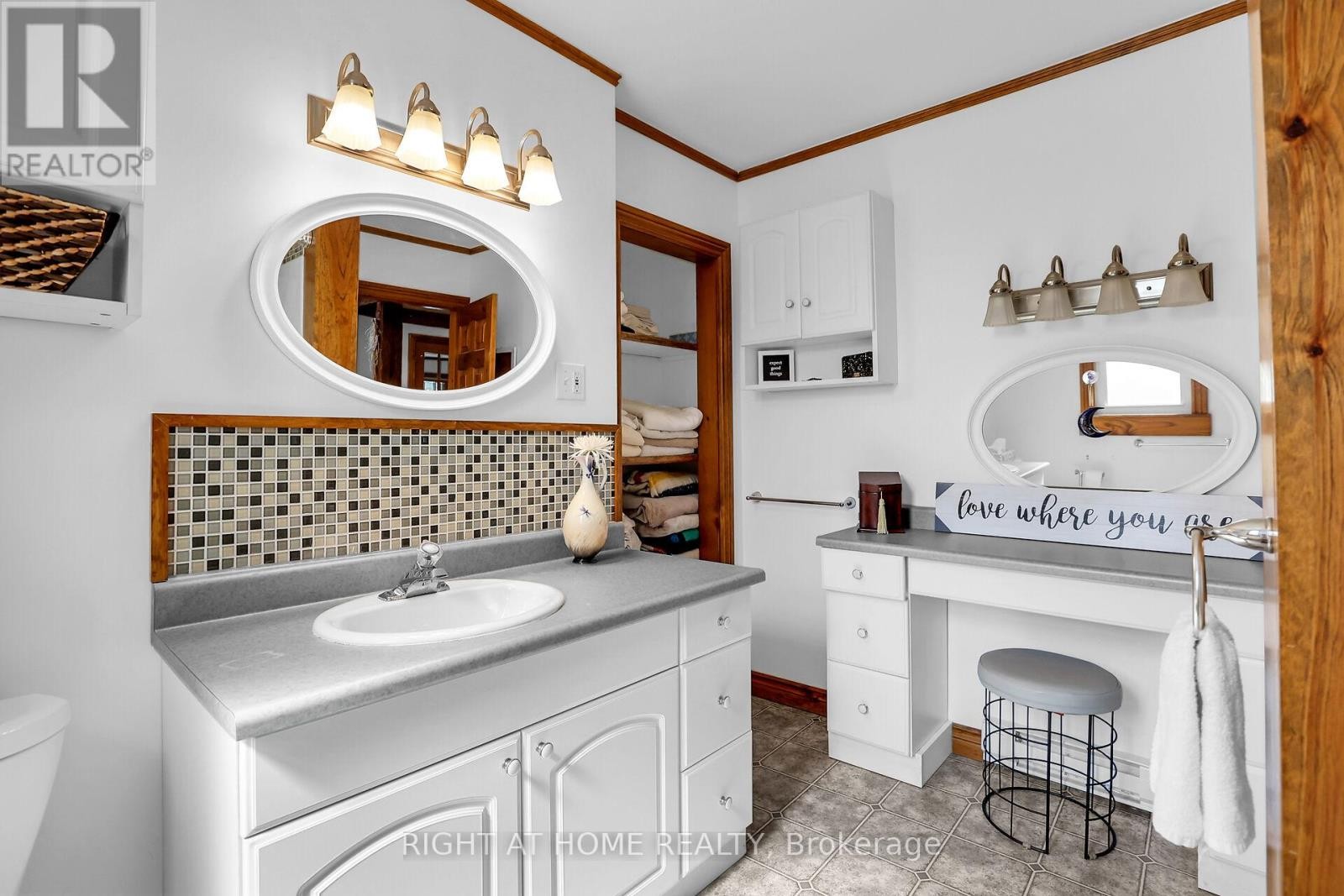 












1027 NIAGARA STONE ROAD

,
Niagara-on-the-Lake (Lakeshore),




Ontario
L0S1J0

