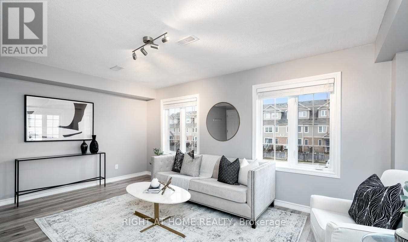 












9A - 15 CARERE CRESCENT

,
Guelph (Victoria North),




Ontario
N1E0K4

