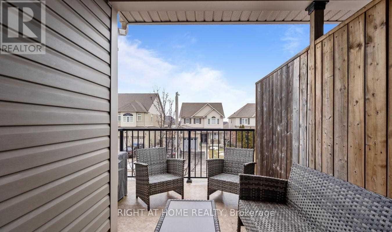 












9A - 15 CARERE CRESCENT

,
Guelph (Victoria North),




Ontario
N1E0K4

