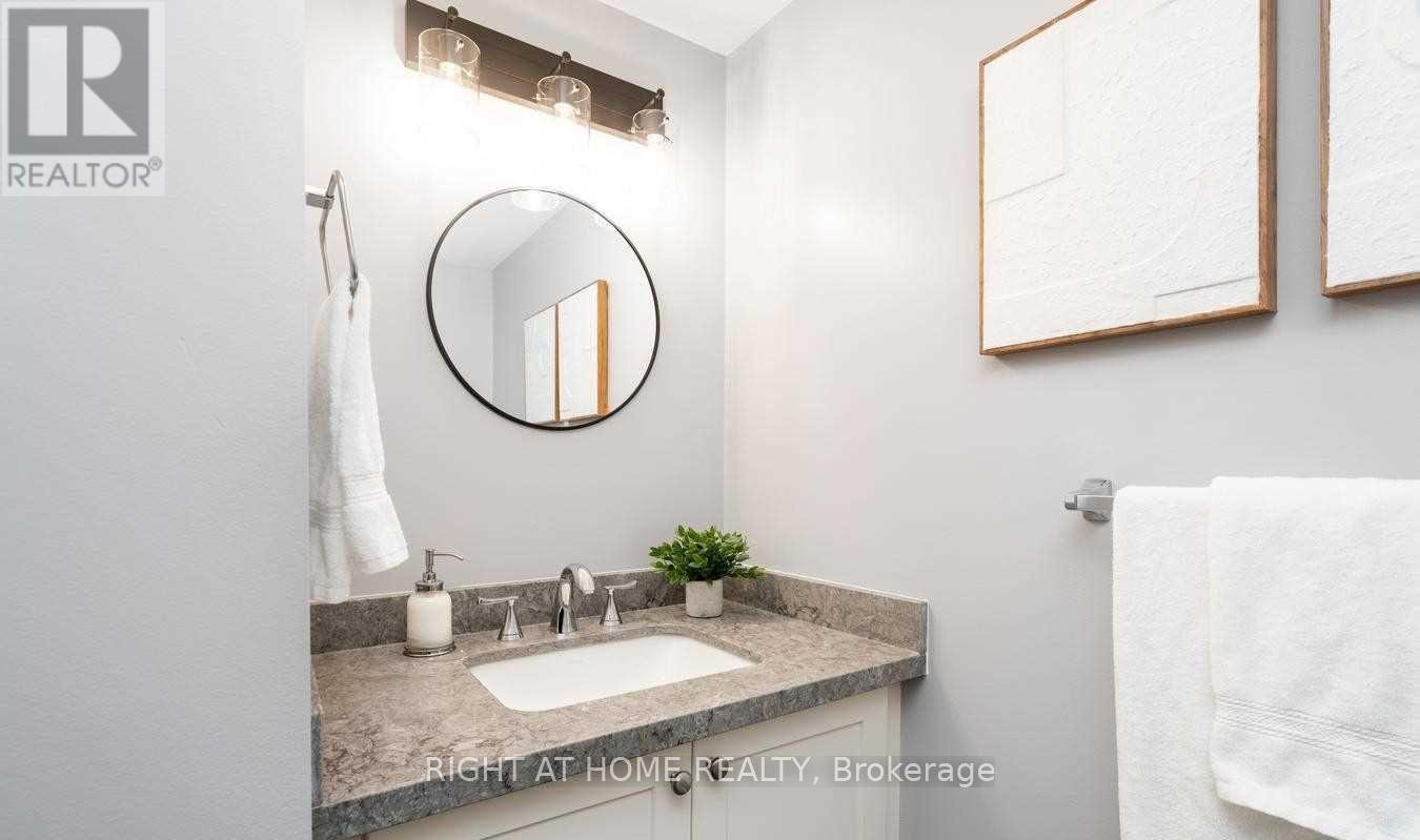












9A - 15 CARERE CRESCENT

,
Guelph (Victoria North),




Ontario
N1E0K4

