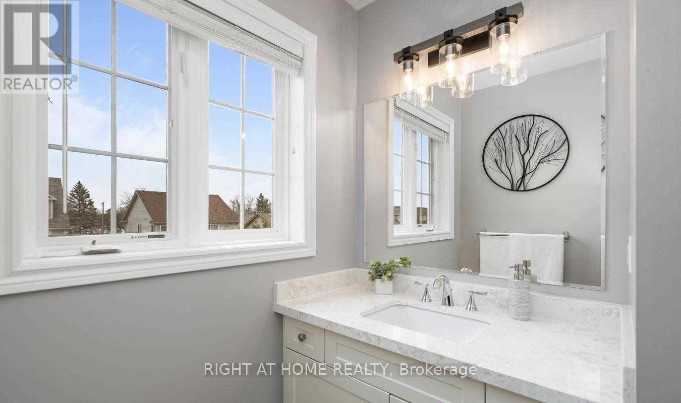 












9A - 15 CARERE CRESCENT

,
Guelph (Victoria North),




Ontario
N1E0K4

