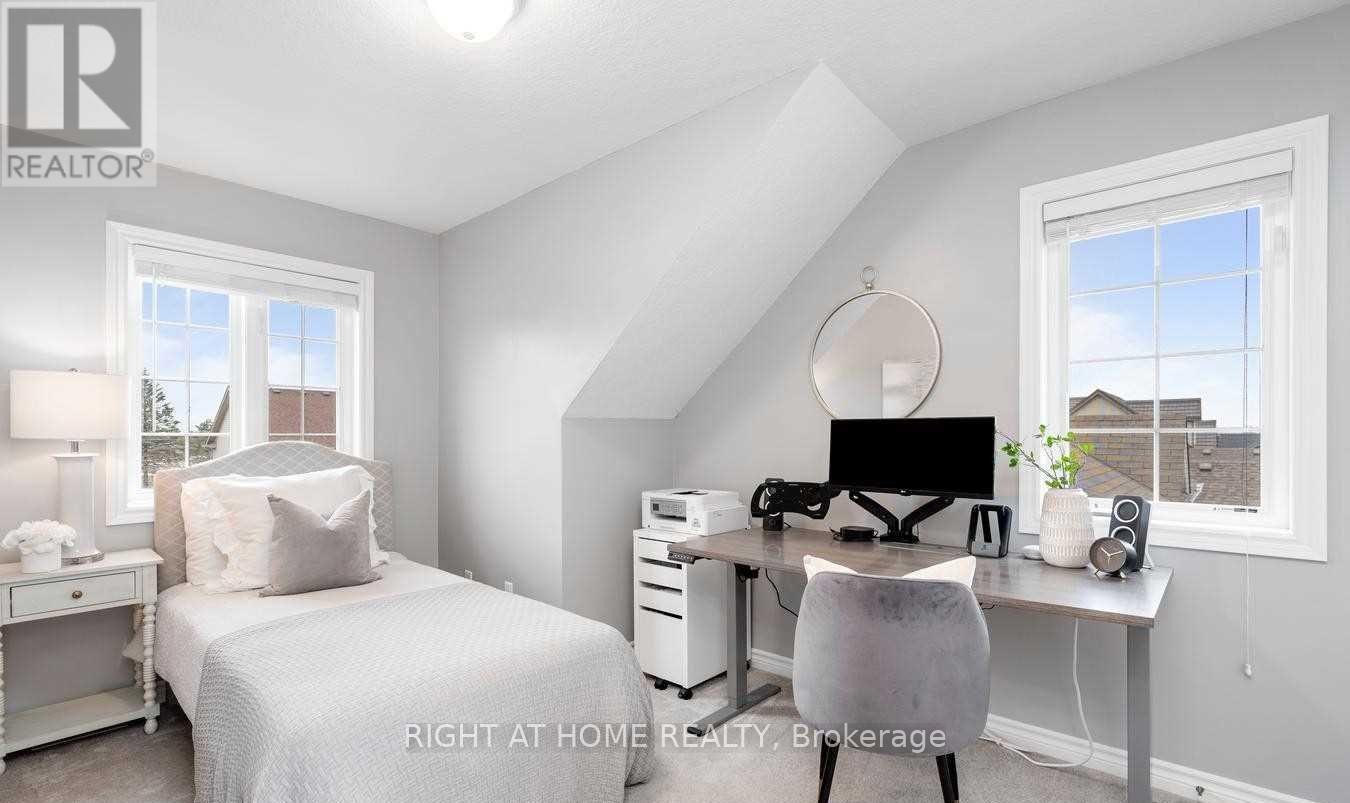 












9A - 15 CARERE CRESCENT

,
Guelph (Victoria North),




Ontario
N1E0K4

