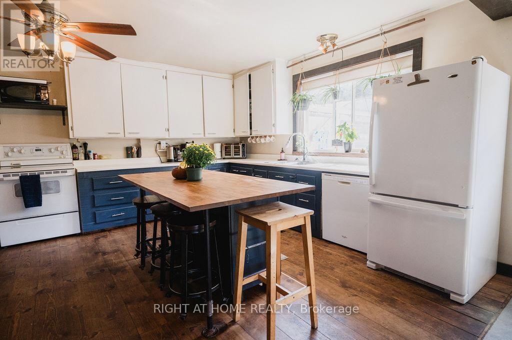 












47 PEACOCK ROAD

,
Strong,




Ontario
P0A1Z0

