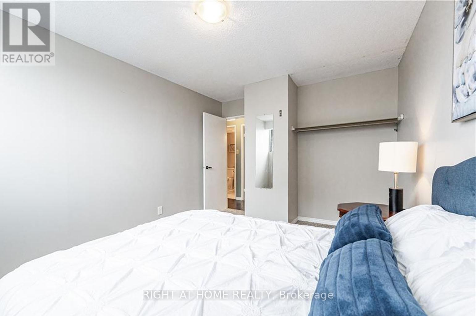 












903 - 375 KING STREET N

,
Waterloo,




Ontario
N2J4L6


