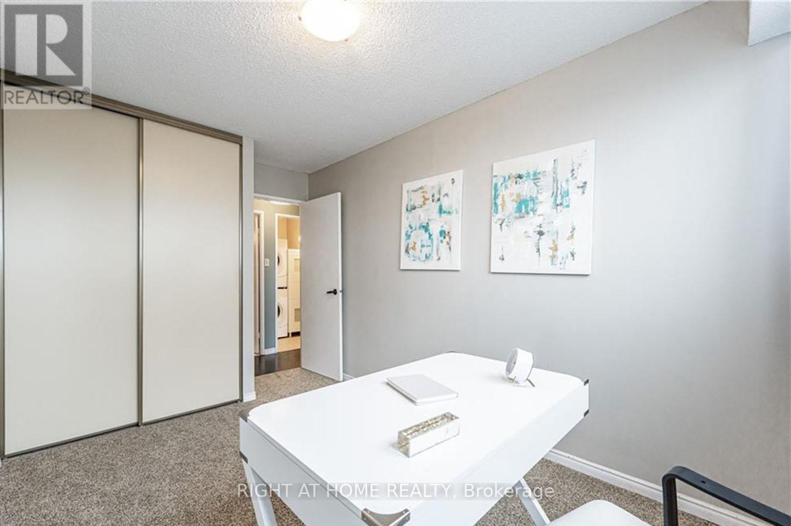 












903 - 375 KING STREET N

,
Waterloo,




Ontario
N2J4L6

