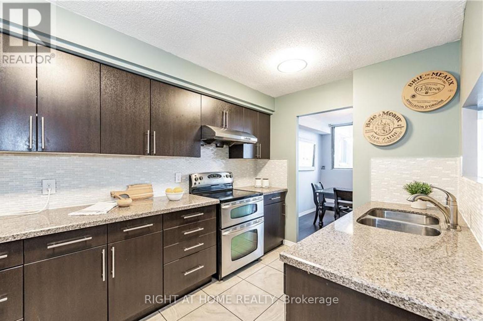












903 - 375 KING STREET N

,
Waterloo,




Ontario
N2J4L6


