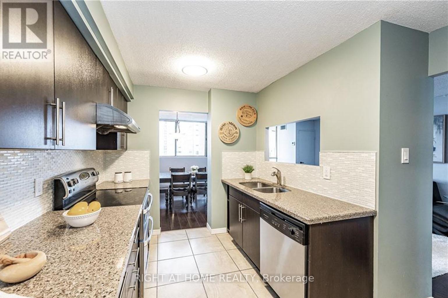












903 - 375 KING STREET N

,
Waterloo,




Ontario
N2J4L6

