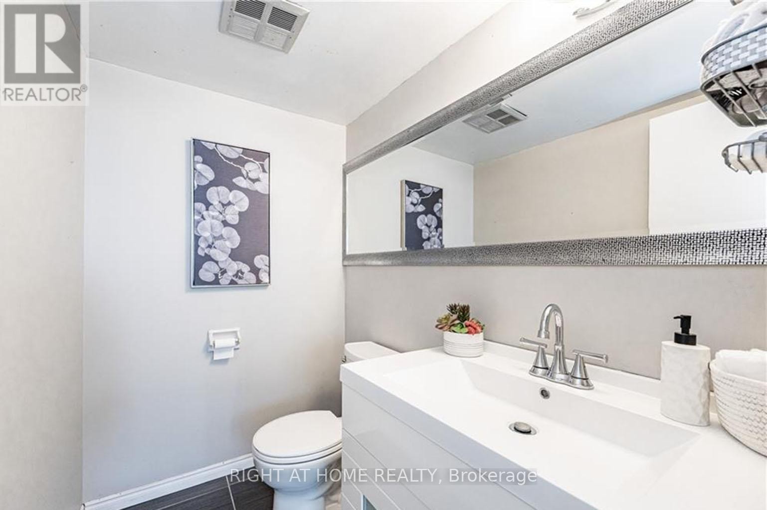 












903 - 375 KING STREET N

,
Waterloo,




Ontario
N2J4L6

