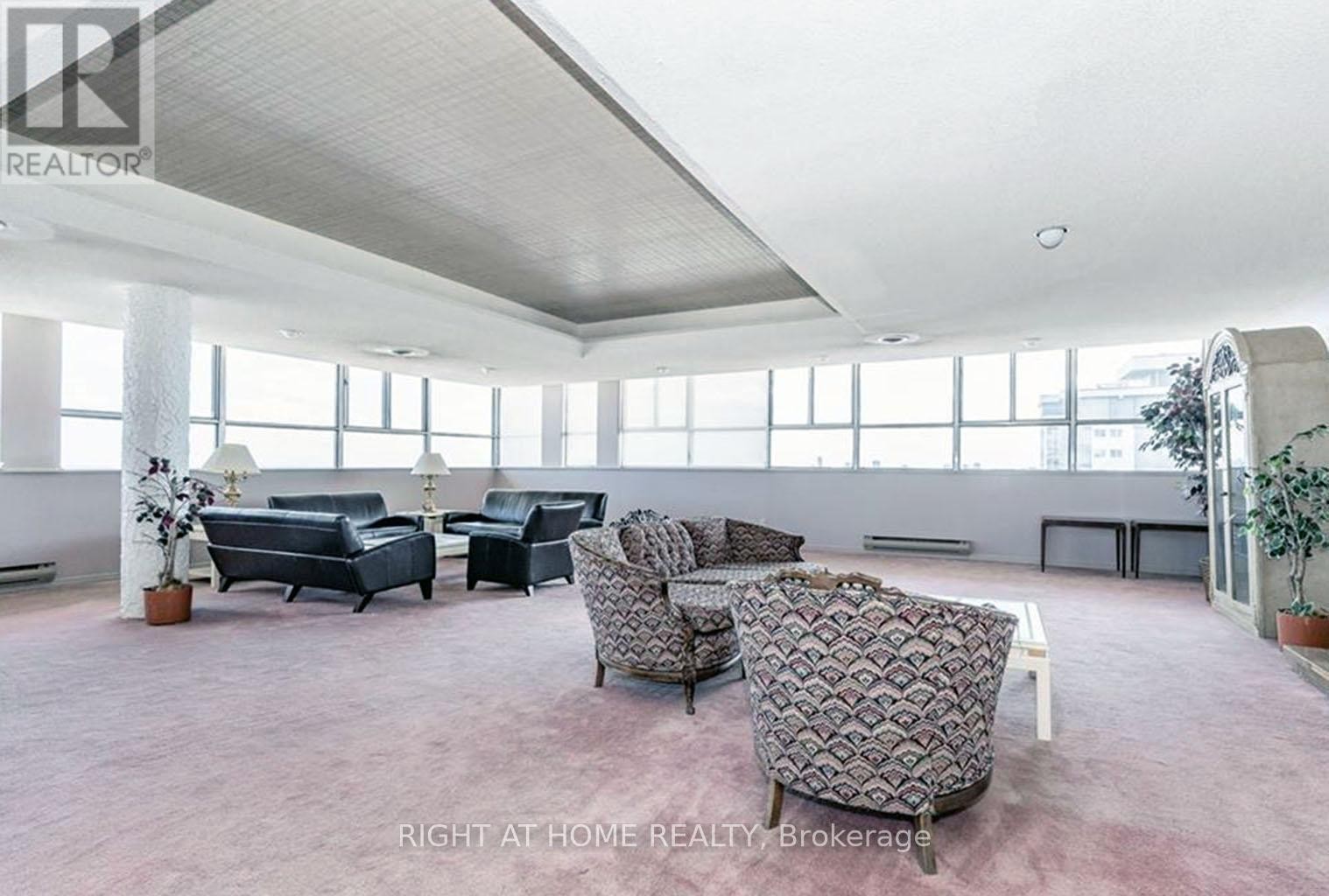 












903 - 375 KING STREET N

,
Waterloo,




Ontario
N2J4L6


