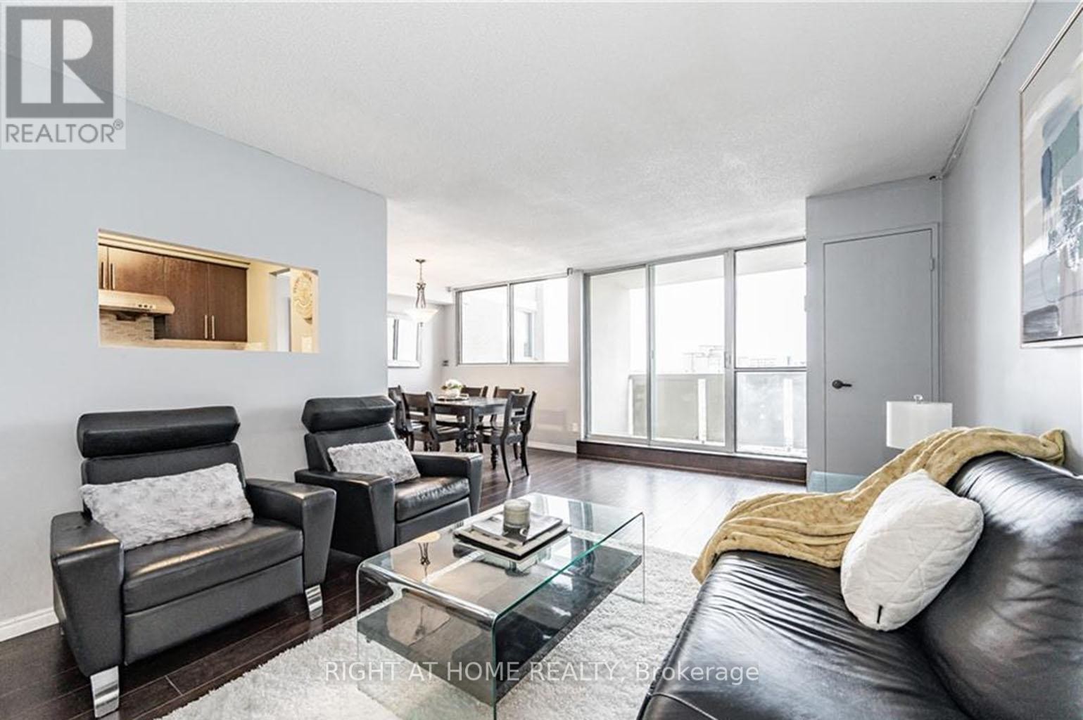 












903 - 375 KING STREET N

,
Waterloo,




Ontario
N2J4L6

