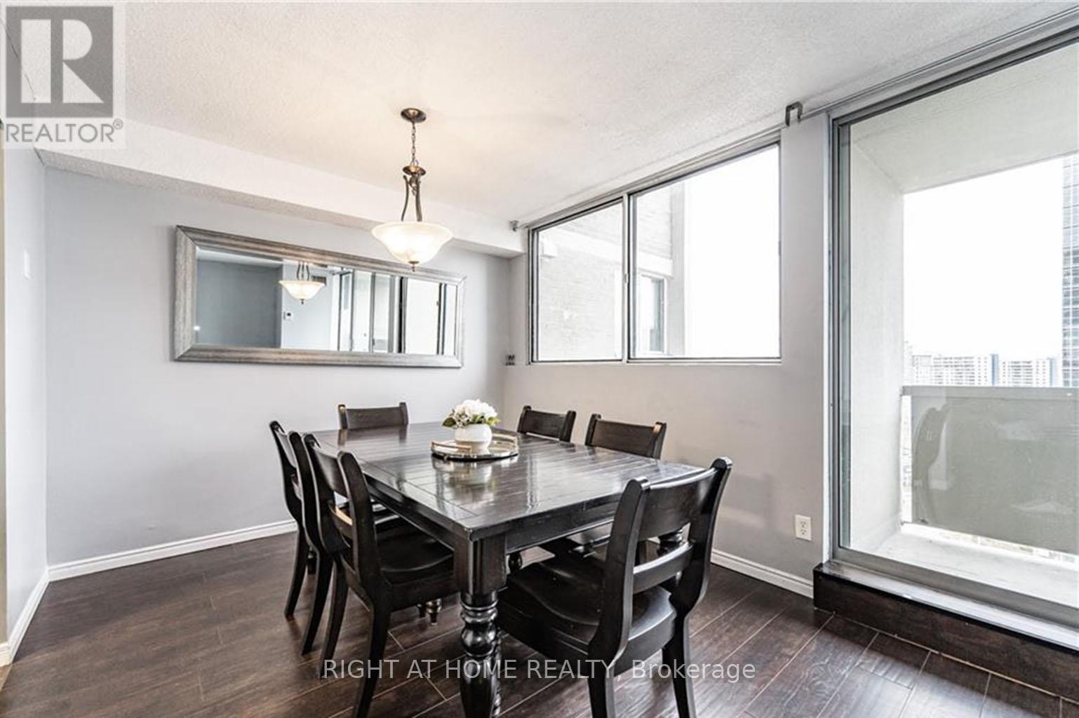 












903 - 375 KING STREET N

,
Waterloo,




Ontario
N2J4L6

