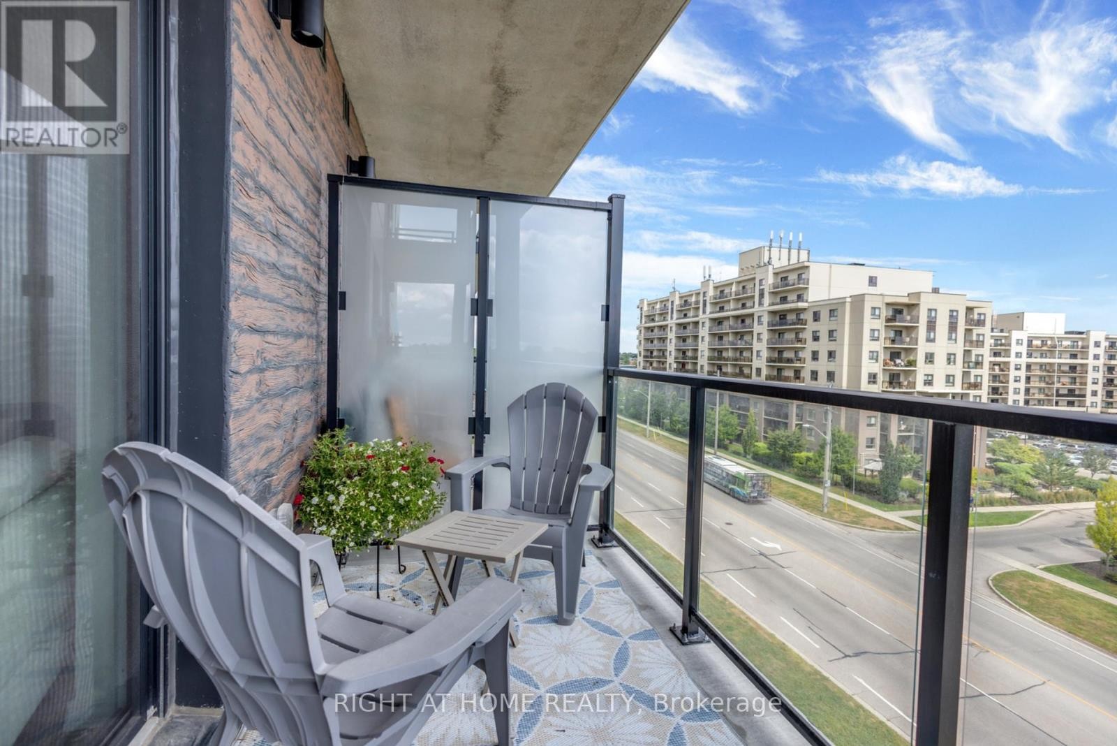












502C - 191 ELMIRA STREET S

,
Guelph (Willow West/Sugarbush/West Acres),




Ontario
N1K0E5

