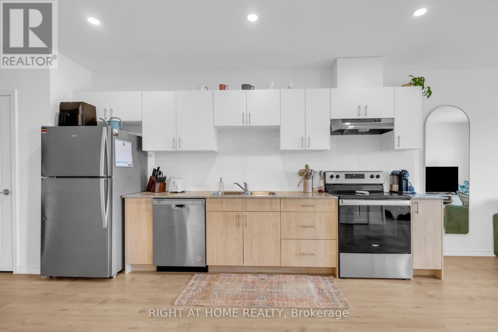 












502C - 191 ELMIRA STREET S

,
Guelph (Willow West/Sugarbush/West Acres),




Ontario
N1K0E5

