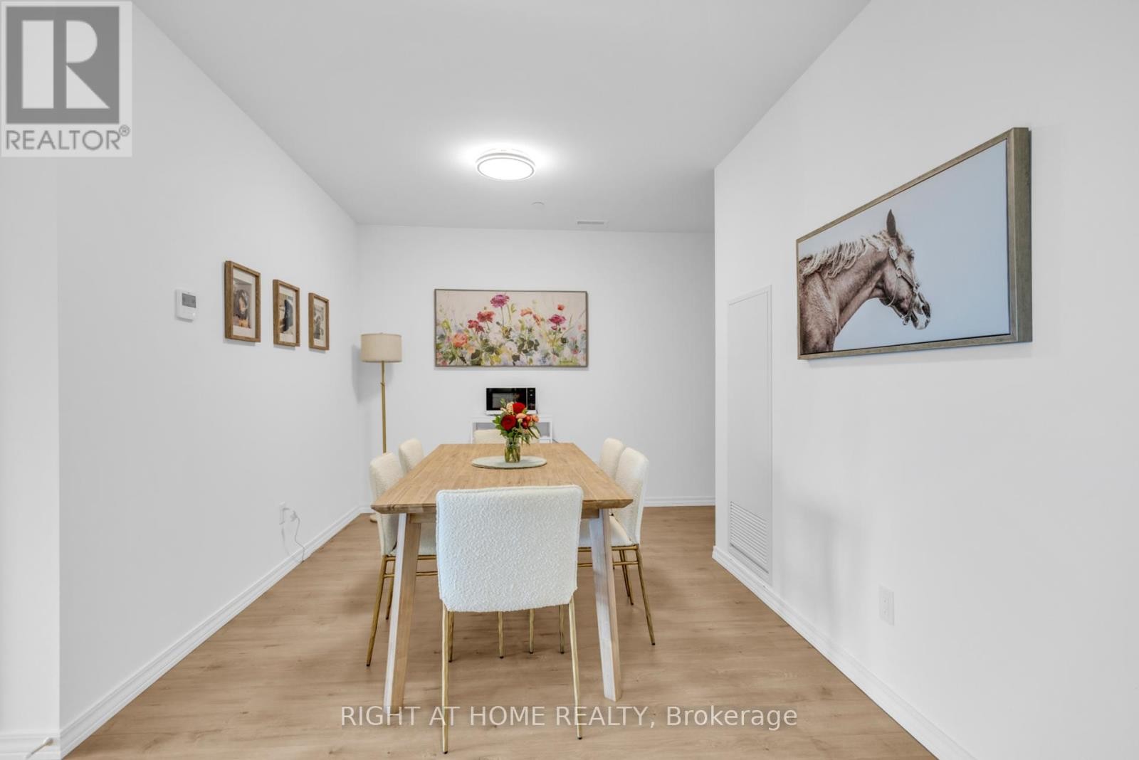 












502C - 191 ELMIRA STREET S

,
Guelph (Willow West/Sugarbush/West Acres),




Ontario
N1K0E5

