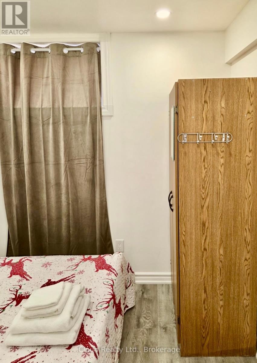 












APARTMENT 1, ROOM 1 AND 2 - 2586 FOXMEADOW ROAD N

,
Peterborough East (South),




Ontario
K9L1X2

