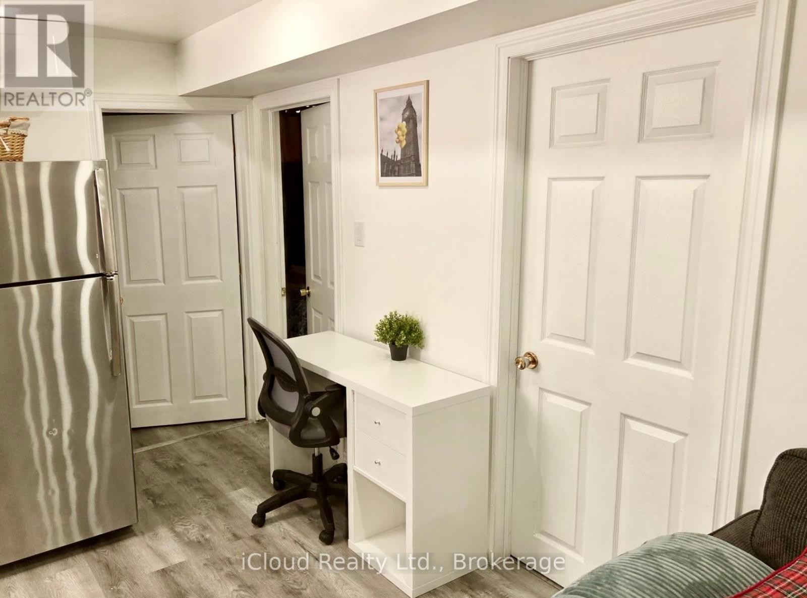 












APARTMENT 1, ROOM 1 AND 2 - 2586 FOXMEADOW ROAD N

,
Peterborough East (South),




Ontario
K9L1X2

