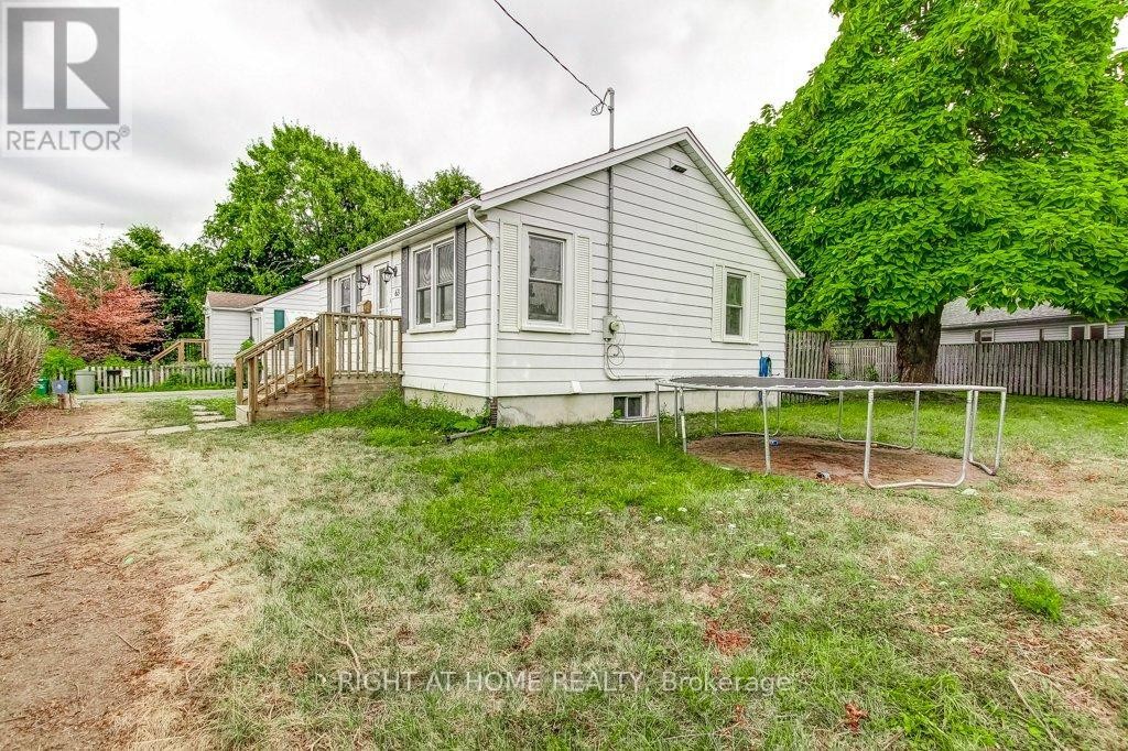 












63 KINSEY STREET

,
St. Catharines (Western Hill),




Ontario
L2S1E2

