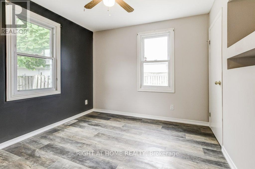 












63 KINSEY STREET

,
St. Catharines (Western Hill),




Ontario
L2S1E2

