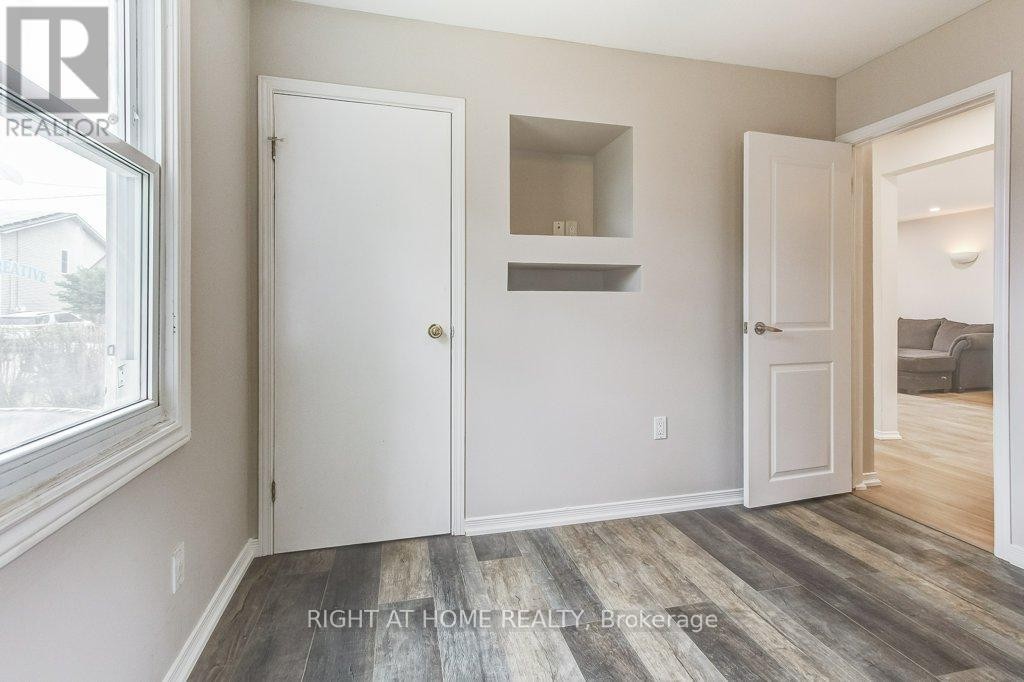












63 KINSEY STREET

,
St. Catharines (Western Hill),




Ontario
L2S1E2

