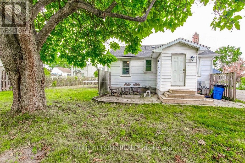 












63 KINSEY STREET

,
St. Catharines (Western Hill),




Ontario
L2S1E2

