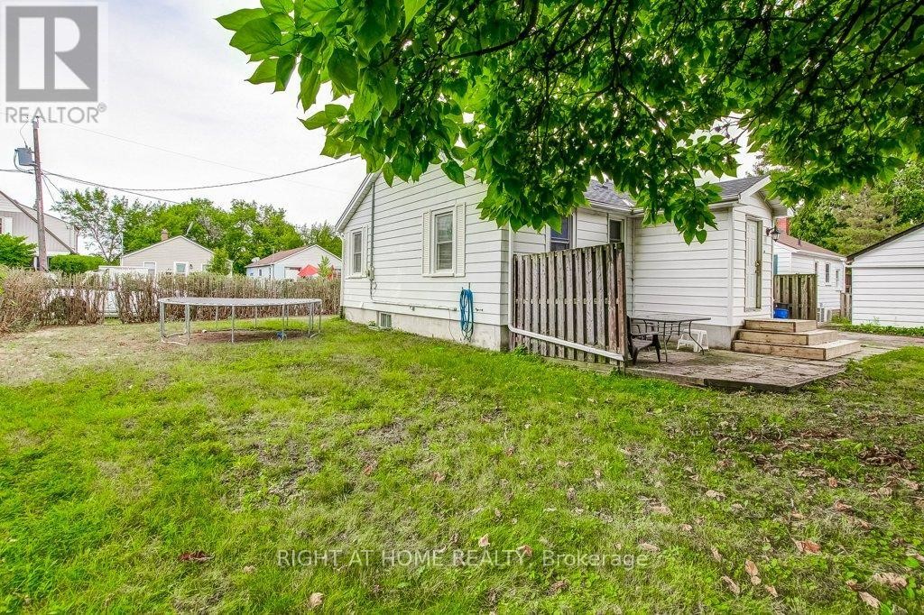 












63 KINSEY STREET

,
St. Catharines (Western Hill),




Ontario
L2S1E2

