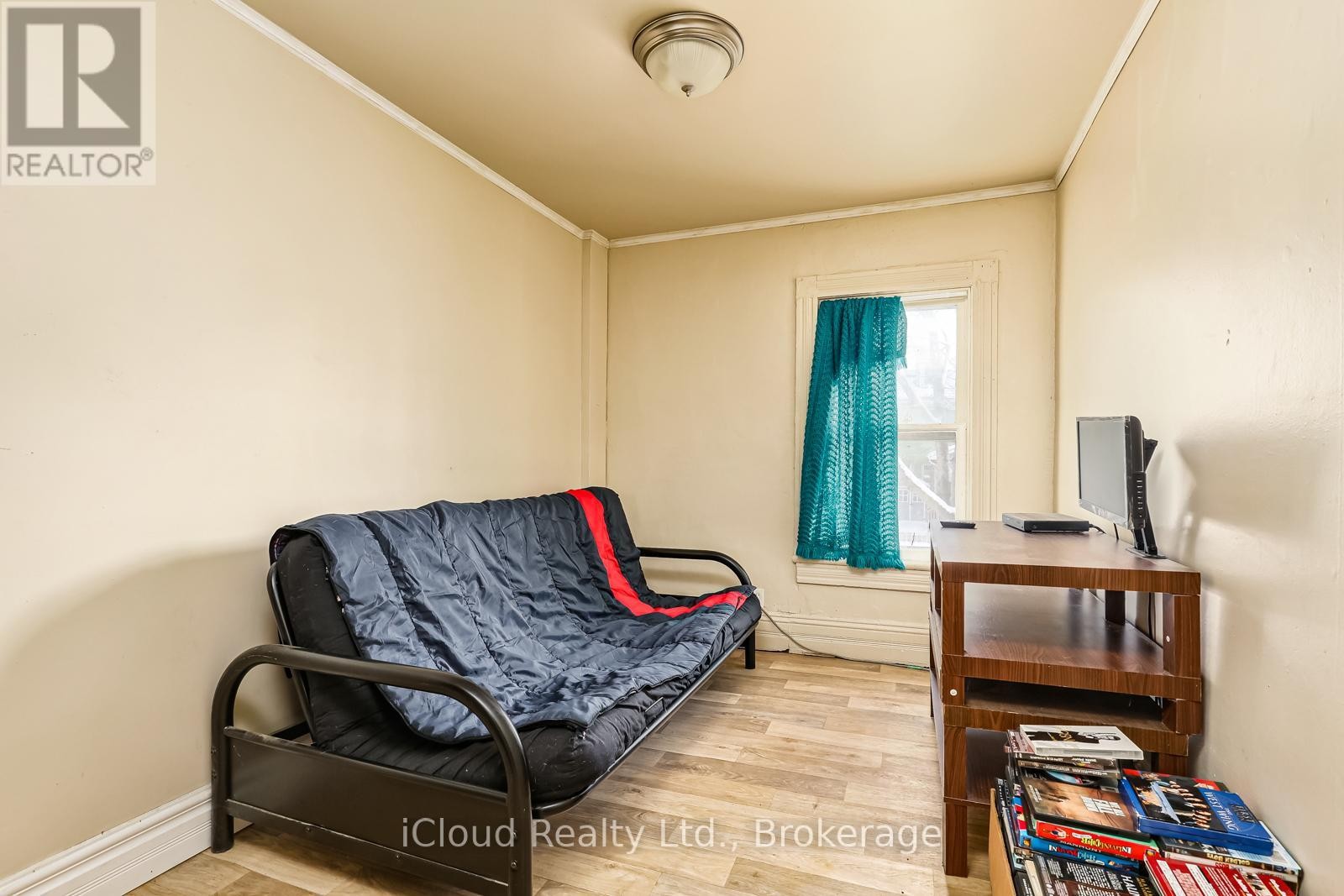 












1085 3RD A AVENUE E

,
Owen Sound,




Ontario
N4K2L1

