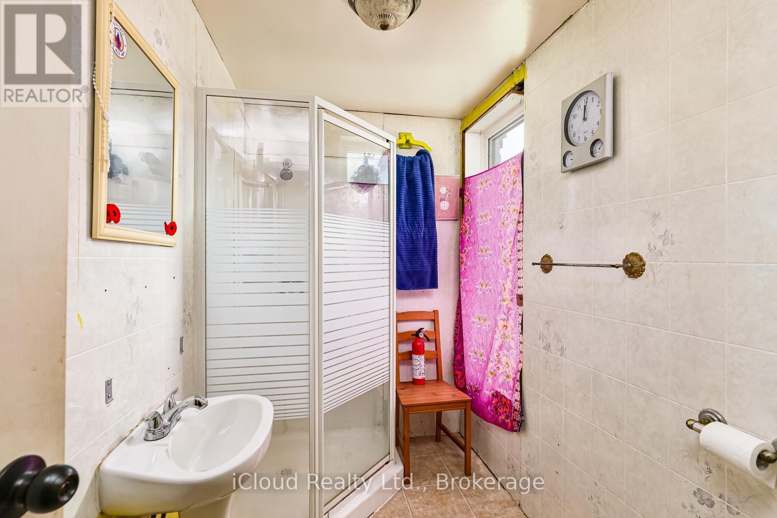 












1085 3RD A AVENUE E

,
Owen Sound,




Ontario
N4K2L1

