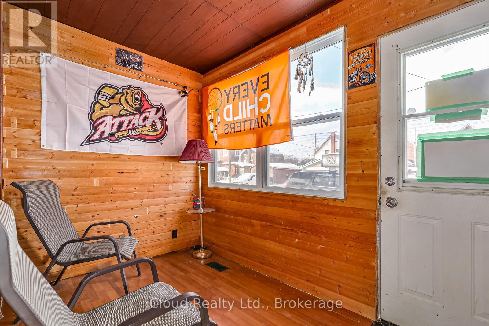 












1085 3RD A AVENUE E

,
Owen Sound,




Ontario
N4K2L1

