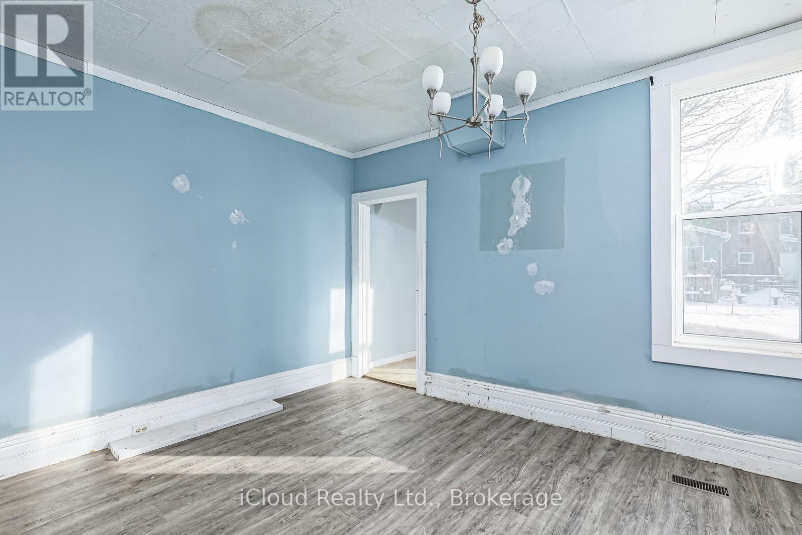 












1083 3RD A AVENUE E

,
Owen Sound,




Ontario
N4K2L1

