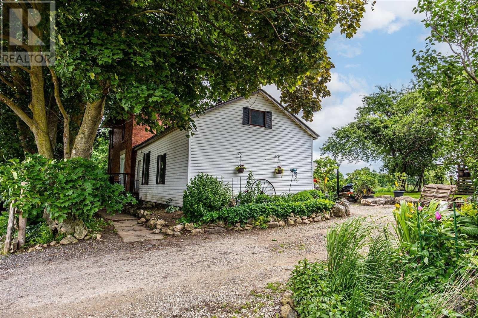 












4956 FIFTH LINE

,
Erin,







Ontario
L7J2J8

