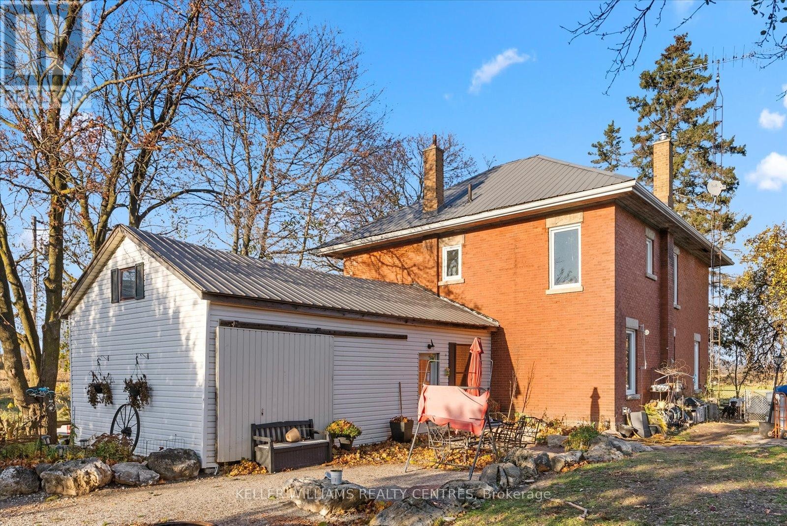 












4956 FIFTH LINE

,
Erin,







Ontario
L7J2J8


