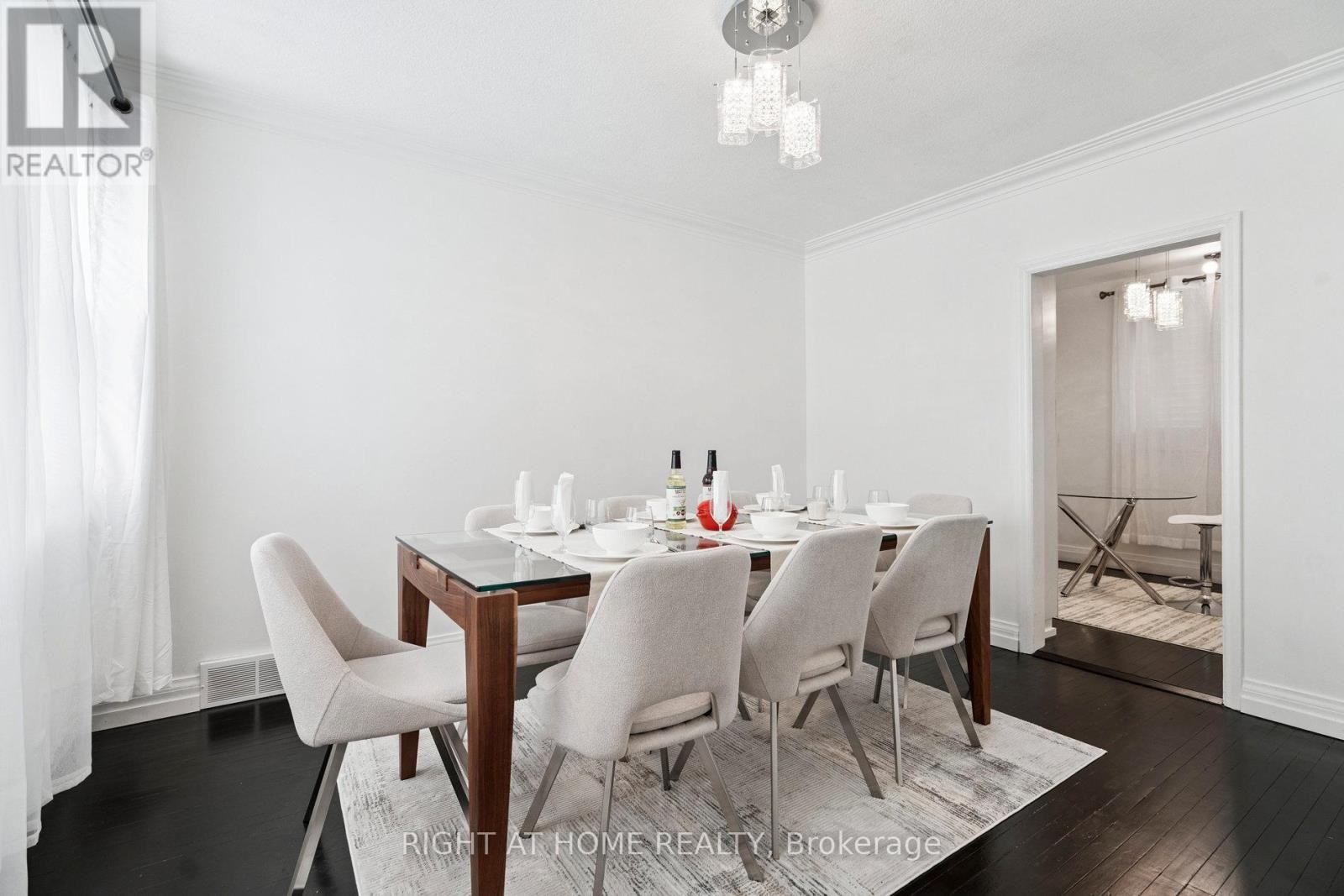 












105 GLENRIDGE AVENUE

,
St. Catharines (Old Glenridge),




Ontario
L2R4X5

