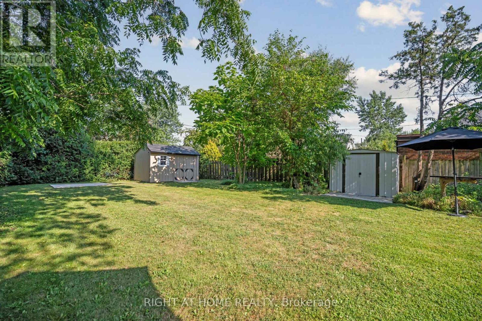 












105 GLENRIDGE AVENUE

,
St. Catharines (Old Glenridge),




Ontario
L2R4X5

