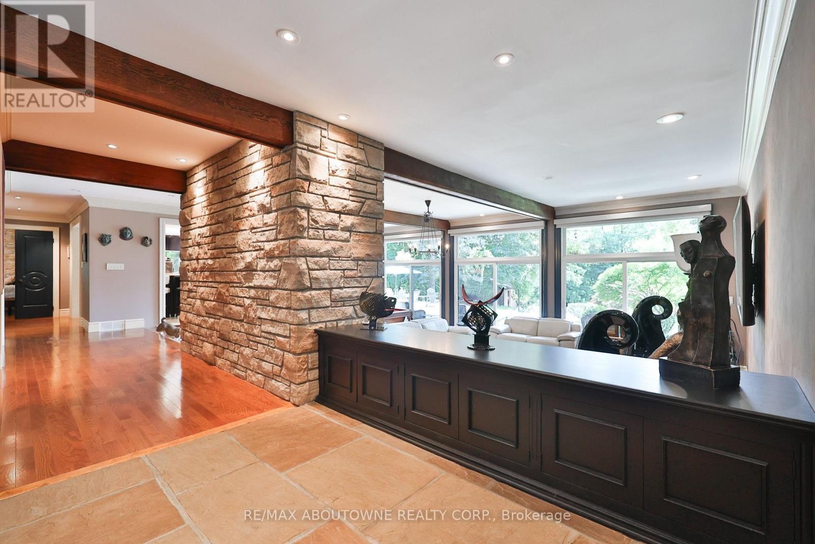 












24 SCHOOL STREET

,
Hamilton (Waterdown),




Ontario
L0R2H0

