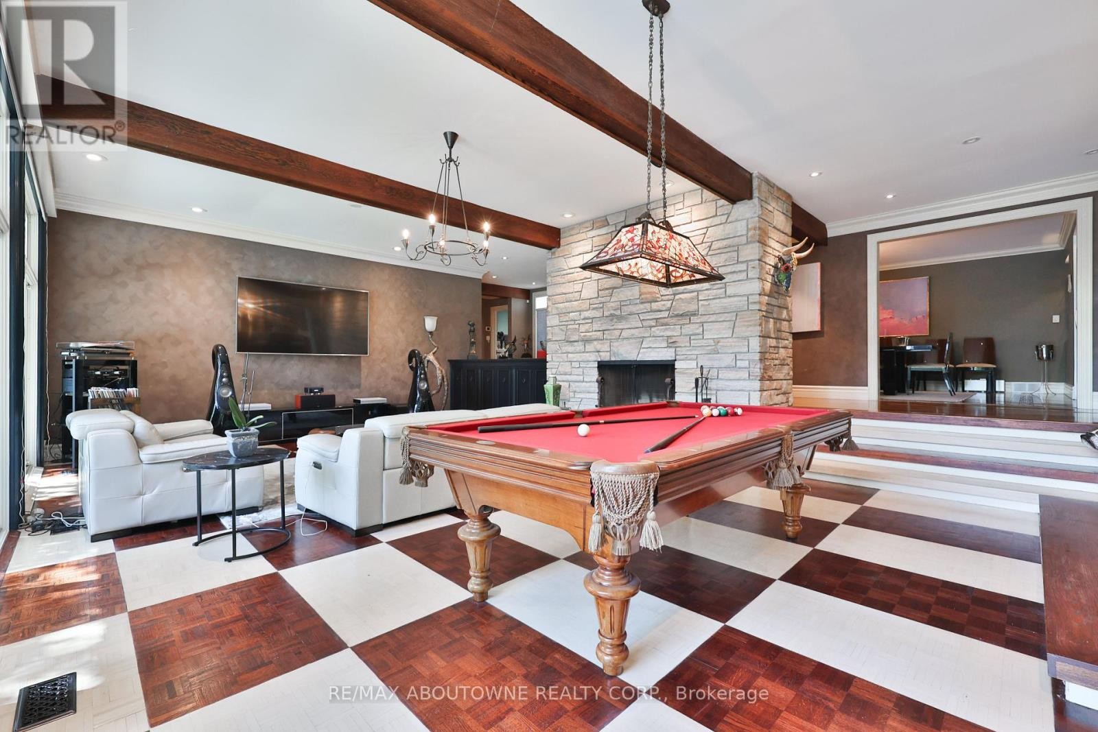 












24 SCHOOL STREET

,
Hamilton (Waterdown),




Ontario
L0R2H0

