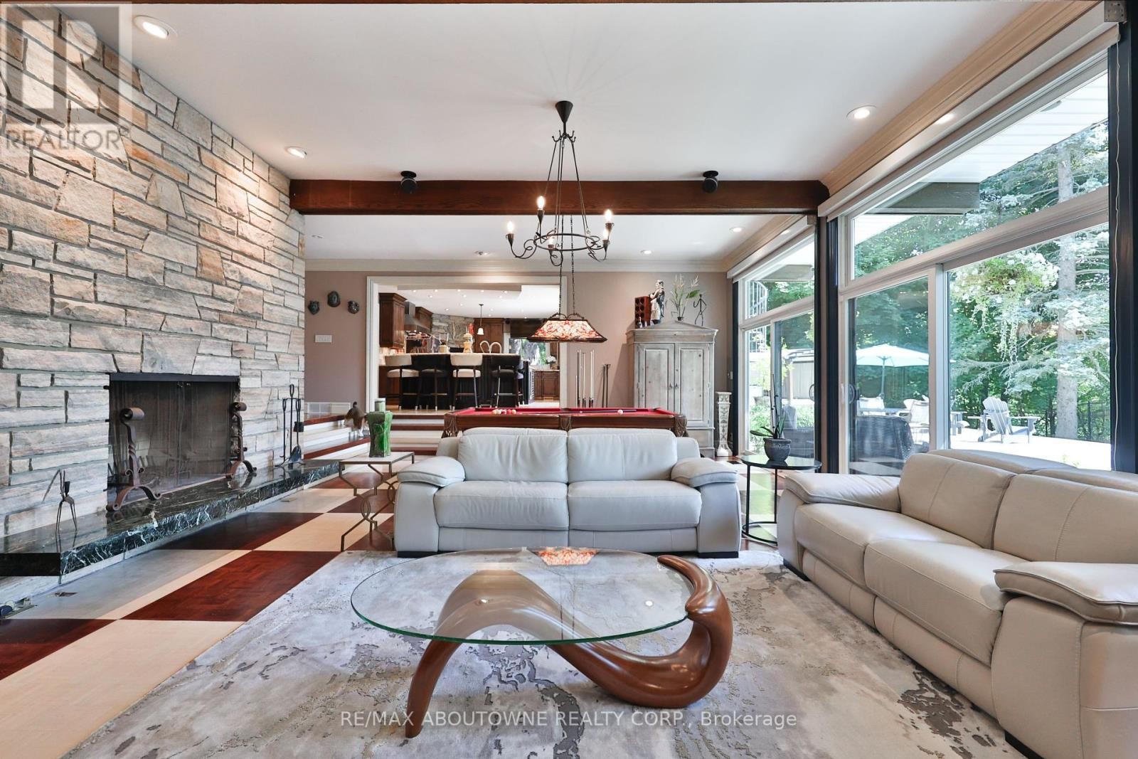 












24 SCHOOL STREET

,
Hamilton (Waterdown),




Ontario
L0R2H0

