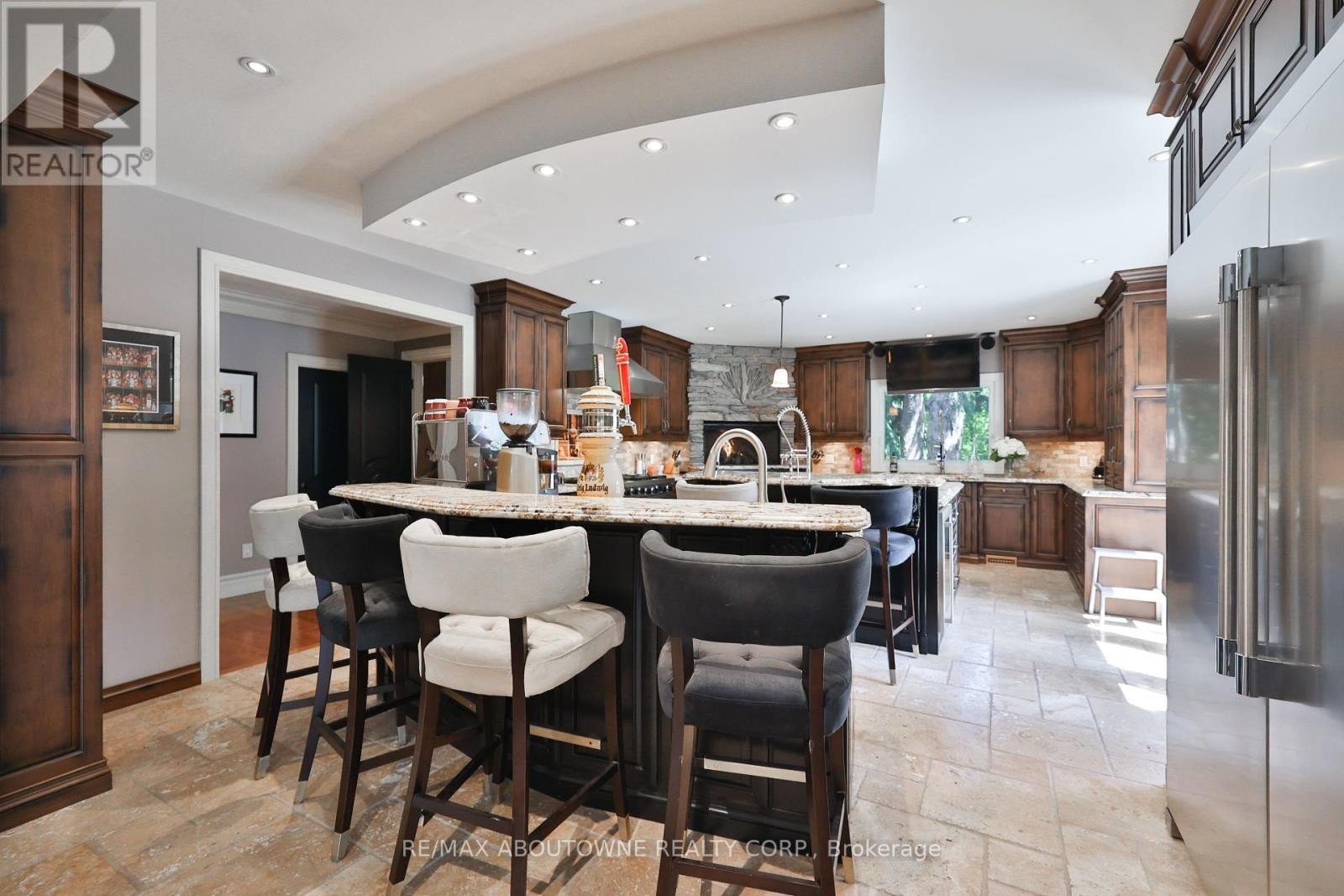 












24 SCHOOL STREET

,
Hamilton (Waterdown),




Ontario
L0R2H0


